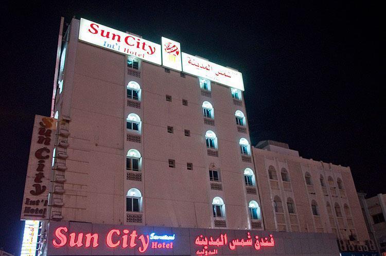 Sun City International Hotel Dubái Exterior foto